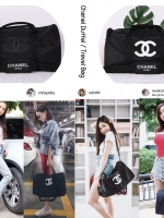 รีวิว เพี๊ยบมากค่าา (รุ่นโลโก้ปัก มีจำนวนจำกัด!) Best Seller ♡♡💃💃 กับทรง travel & fitness bag กับ Chanel VIP Gift Bag Travel Bag Gym Duffel Weekend จากงานพรีเมี่ยมกิ้ฟแบรนด์หรูอย่าง Chanel ของแท้100% ตัวกระเป๋าเป็นผ้า Oxford 