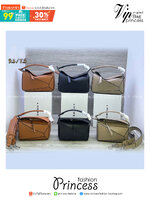 Loewe Puzzle bag กระเป๋าสะพายข้างทรงกล่อง มีให้เลือก 2 ไซส์ สุดยอดแบรนด์ที่ดีไซน์เป็นเอกลักษณ์ โดดเด่น สวยหรู สไตล์พัซเซิลคลาสสิค