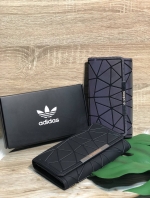 ADIDAS 3D WALLET Y2018 กระเป๋าสตางค์คอลเลคชั่นใหม่ดีไซน์สุดฮิต สไตล์ ISSEY MIYAKE ด้านหน้ามีโลโก้แบรนด์ เปิดปิดด้วยฝาปิด ภายในมีช่องใส่รูป ช่องใส่ธนบัตร, บัตร และช่องซิปใส่เหรียญ Don't miss!