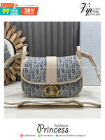 ORI หนังแท้ | DIOR Satchel Medium 30 Montaigne Dior Oblique jacquard fabric กระเป๋าสะพายไอเทมใหม่ประจำ Fall 2025 ยกระดับไลน์ 30 Montaigne ด้วยดีไซน์แบบแคชชวลที่เสริมด้วยรายละเอียดสุดประณีตบรรจง จากผ้าแจ็กการ์ดลาย