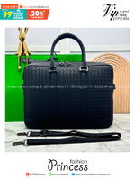 ORI หนังแท้ | Bottega Getaway Slim Intrecciato Leather Briefcase / Bottega Messenger Bag กระเป๋าใส่เอกสาร กระเป๋าทรงแมสเซ็นเจอร์ สวยเรียบหรูคลาสสิกเป็นเอกลักษณ์ โดดเด่นด้วยงานสานตาราง ดีไซน์เรียบง่าย แต่ดูแพง ไอเท็มสุดปัง!!