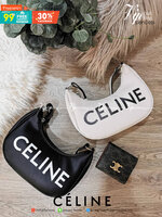 CELINE SHOULDER BAG VIP GIFT WITH PURCHASE (GWP) พรีเมี่ยมกิ๊ฟ Limited Edition จาก CELINE HAUTEPARFUME DUTYFREE COUNTER ดีไซน์ยอดนิยมหนังนิ่มสวยอยู่ทรงเปิดปิดด้วยซิปอะไหล่เงิน ภายในโล่งกว้างมีช่องเล็กสามารถใส่มือถือกระเป๋าสตางค์ใบยาวของใช้ได้จุ หูหิ้วหนัง