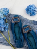 New In กับรองเท้า KEEP รุ่น BALELA FLAT SHOES ดีเทลรองเท้า = รองเท้า หนังแกะแท้ทั้งคู่ ( ด้านนอก และ ซับในด้านใน ) ผิวสัมผัสละเอียด ใส่แล้วสบายเท้ามากๆ มากๆค่า =รุ่นนี้ หน้าเท้ากระชับเก็บรูปเท้า เน้นช่วงเท้าเรียวขึ้น = พื้นรองเท้า เสริมแผ่นรองเท้า หนา - น