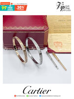 Cartier Love Bracelet Small Model กำไลข้อมือคาเทียร์ เกรดเทพออริจินิล ปั้มทุกจุด มีเลขปั้มด้านในวงครบ วัสดุคุณภาพดี ไม่ลอกไม่ดำ พร้อมกล่องหนาตามแบบปั้มลายแบรนด์ ภาพสินค้าถ่ายจากงานขายจริง ใช้งานต่างประเทศได้