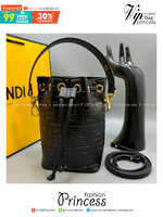 พร้อมส่ง 3 สี FENDI Mon Tresor Black leather mini-bag / FENDI Bucket Bag กระเป๋าสะพายทรงบัคเก็ตงานหนังเต็มใบ ไซส์มินิ เกรดออริ สลับแท้ 1:1