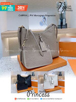 LV CARRYALL PM Monogram Empreinte รุ่นลิมิเต็ดสีเรียบหรู ที่สาวๆตามหา กระเป๋าสะพายไหล่ทรงสวย ดีไซน์เรียบง่ายคลาสสิค หรู ดูผู้ดี รูปทรงใช้งานง่าย มาพร้อมใบลูก ไว้เก็บของจุกจิก วัสดุหนังแคนวาส พร้อมเสิร์ฟให้ในราคาน่ารักๆ ของมันต้องมีแบบนี้ ก็ต้องตำได้แล้วน้