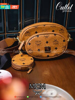 M.C.M ESSENTIAL MULTI POCHETTE BAG IN VISETOS หยุดไม่อยู่จริงๆ!! กระเป๋าสะพายมัลติฟังก์ชั่น เป็นไอเท็มที่รวมฟังก์ชั่นการใช้งานที่หลากหลายไว้ในรุ่นเดียว ดีไซน์กระเป๋าทรง pouch 3 ชิ้น สุดคุ้ม สามารถประกอบเข้าด้วย หรือแยกชิ้นใช้งานได้หมด