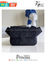LV S Lock Slingbag Monogram-embossed Taurillon leather / LV Belt Bag กระเป๋าสะพาย/คาดอก หนังแท้ ดีไซส์ร่วมสมัย หนัง Taurillon สีดำพิมพ์ลายโมโนแกรม สุดคลาสสิก สง่างามตลอดกาล มีไว้ไม่มีเอาท์ ท่านชายควรมีมากค่ะ เกรดท็อป ออริ เทียบแท้ 1:1 เกรดดีสุด