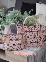 New Collection ka ' Matte Color ' ✨✨ สีด้าน มีให้เลือกถึง 4 สี 🍭🍭แถมยังลาย Limited edition หายาก 👍ปรับทรงได้ 2 แบบ น่ารักมาก จากแบรนด์ David Jones กระเป๋าสะพายข้างดีไซน์เกร๋มาก สีสวยหรูมาก ขนาดกะลังดีเลย น้ำ