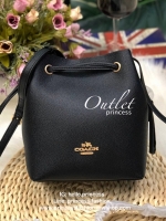 COACH LENA CROSSBODY BAG กระเป๋าสะพายทรง bucket หนังแกะแท้ หนังนิ่ม เบา ขนาดกำลังน่ารัก เปิดปิดแบย drawstring, แม่เหล็ก ภายในโล่ง ใส่ wallet กลาง มือถือทุกรุ่น และของใช้ส่วนตัว สายสะพานปรับได้ค่ะ