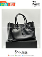 YSL Raphael Tote Bag กระเป๋าสะพายทรงโท้ทคอลใหม่ ขนาดกำลังสวย จุของได้เต็มที่ รูปทรงคลาสสิคชวนใช้ แต่งโลโก้หนังยับโดดเด่นเป็นเอกลักษณ์