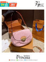 LV Sunset Monogram Denim Handbag Washed Pink กระเป๋าสะพายไหล่ทรงสวย สีใหม่ชมพูหวาน แรงมากฉุดไม่อยู่ กับกระแสคอลใหม่ lvremix ดีไซน์แบบตัวมัม y2k รูปทรง baguette สวยดูแพง ใบนี้ก็ฉ่ำสุดๆ
