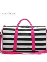 กระเป๋าTravel bag สีชมพู สุดทันสมัย ยี่ห้อ Victoria's Secret รุ่น Victoria's Secret Stript canvas bag กระเป๋าผ้าแคนวาส สุดเริ่ด ดีไซน์แบบลายขาวดำ แถบสีชมพู สวยปังมากๆค่ะ สามารถใส่เสื้อผ้าไว้ไปเที่ยว หรือไปฟิตเนต ใบนี้คุ้ม จุ และสวยมากๆค่ะ ปากกระ