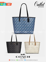 COACH 91107 REVERSIBLE CITY TOTE WITH HORSE AND CARRIAGE PRINT ใช้ได้ 2 ด้าน 🔺ทรง Tote รุ่นแนะนำค่ะ!! วัสดุ pvc อย่างดี นิ่มยวบตัวสวย ลายรถม้าทั้งใบค่ะ (ในไทยหายากค่ะลายนี้) 📌สามารถใช้ได้ทั้งด้านในและด้านนอกนะคะ สวยทั้ง2ด้านเลยทีเดียว เป็น