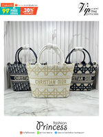 DIOR Hat Basket Bag / DIOR NEW LINE TOTE / DIOR KID TOTE กระเป๋าทรงโท้ทรุ่นใหม่ เอกษณ์ความหรูหรา โดดเด่นสวยงาม เกรดออริ 1:1 ใช้งานต่างประเทศได้