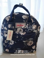 CATH KIDSTON MINI BACKPACK กระเป๋าสะพายเป้รุ่นมินิ วัสดุ PVCกันน้ำ สามารถเช็ดทำความสะอาดได้ เปิดปิดด้วยซิปสะดวกใช้ ด้านหน้าประดับโลโก้ cath Kidston พร้อมช่องซิปด้านนอกใส่กระเป๋าสตางค์ มือถือได้ ด้านในมีช่องซิป สามารถใส่ipad ได้สวยคลาสิคน่ารักน่าใช้ สาวๆที
