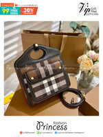 Burberry pocket bag / BURBERRY MONOGRAM CROSSBODY BAG กระเป๋าถือ กระเป๋าสะพายครอสบอดี้ วัสดุหนังพิมลาย MONOGRAM โทนเข้ม