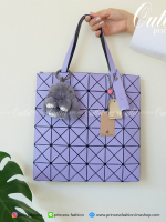 ทรงสุดฮิตจากแบรนด์ David Jones รุ่น Candy color ใบนี้ มาพร้อมกับน้องกระต่าย DV ขนฟู นิ่มๆ สีเข้า set กับกระเป๋าคะ กระเป๋า ทรง Tote ตัวกระเป๋าเย็บติด ด้วยแผ่นอคิลิค ตัดขอบลายวิ้งๆ สุดหรู ดีไซน์เกร๋ จุดเด่นที่ น้ำหนักเบา สามารถ ถือ หรือ สะพายไหล่ได้คะ ใบใหญ