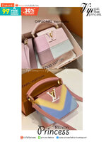 LV CAPUCINES top handle 8" ที่สุดของความสวยในราคาเบาๆ กระเป๋าถือสุดหรู สีสวยขับผิว ทำให้ไอเท็มนี้สะกดทุกสายตาจริงๆ มาพร้อมหูจับดีไซน์ทรงคลาสสิค ดีงามม้ากกกก!! ด้วยรูปทรงวินเทจ พร้อมส่งครบ box set ในราคาที่คุ้มที่สุด จัดเถอะค่า ยืนยันว่าสวยคุ้ม!!