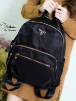 Prada nylon backpack fashion bag by Chattiya Brand:Prada Detail:รอบนี้จัดหนักสำหรับเป้รับซัมเมอร์ จัดมาให้เลือกหลายแบบ ใบนี้ก็เช่นกันเพิ่มความจุและเพิ่มช่องให้สำหรับคนมีของ ต้องจัดเต็ม ตัวกป.เป็น nylon เนื้อดี กันน้ำได้ซิปกว้างทั้ง 3 ช่องแบ่งให้ไม่ต้องถาม