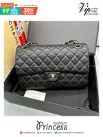 CHANEL Classic Bag 25cm สวยตัวแม่ต้องมี กระเป๋าสะพายข้างสีดำหนังเรียบ รูปทรงคลาสสิค หรูหรา