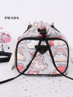 Prada bucket bag Premium gift New in! กระเป๋าถือหรือสามารถสะพายข้าง ทรงขนมจีบ สุดน่ารักดีไซน์ใหม่ super cute! วัสดุ nylon เนื้อหนา อะไหล่ทองด้านหน้ามีโลโก้แบรนด์ พร้อมช่องซิป กระเป๋า เปิดปิดแบบ drawstring ภายในกระเป๋าโล่ง ใส่ของได้จุ พร้อมสายยาวลาย saffia
