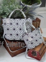 New Collection ka ' Matte Color ' ✨✨ สีด้าน มีให้เลือกถึง 4 สี 🍭🍭แถมยังลาย Limited edition หายาก 👍ปรับทรงได้ 2 แบบ น่ารักมาก จากแบรนด์ David Jones กระเป๋าสะพายข้างดีไซน์เกร๋มาก สีสวยหรูมาก ขนาดกะลังดีเลย น้ำ