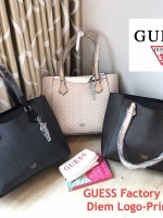 GUESS Factory Women's Diem Logo-Print Tote กระเป๋าถือหรือสะพายไหล่ ใบใหญ่ pu. เนื้อดี ลายแบรนด์ รอบใบ พร้อมพวงกุญแบรนด์ ภายในแบ่งช่องเป็นสัดส่วน จุได้เยอะ ใส่ A4 ได้ หูหิ้วสะพ่ยไหล่ได้ค่ะ
