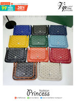 10 สี ORI หนังแท้ | GOYARD Plumet pouch-wallet กระเป๋าสะพายใบเล็กกะทัดรัด ดีไซน์กระเป๋าสตางค์ Plumet ดีไซน์มาพร้อมช่องใส่เหรียญ ธนบัตร และบัตรต่างๆ สามารถสะพายไหล่เป็นกระเป๋าสะพายข้างได้เหมือนกระเป๋าใบเล็ก