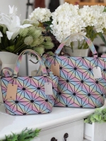 🎈New Collection ka ' Glitter fantastic ' ✨✨ สีใหม่ สดใสมาก ค่า 🍭🍭 Candy Crush 🍭🍭แถมยังลาย Limited edition หายาก 👍ปรับทรงได้ 2 แบบ น่ารักมาก จากแบรนด์ David Jones กระเป๋าสะพายข้างดีไซน