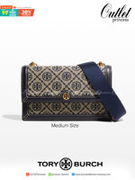 Medium Tory burch t monogram jacquard shoulder bag คอลเลคชั่น T Monogram สำหรับคอลเลคชั่นฤดูใบไม้ผลิ 2021 เราสร้างสรรค์ลายโมโนแกรมที่ได้รับแรงบันดาลใจมาจากลวดลายการถักทอผ้าห่มของชาว Pennsylvania Dutch แบบดั้งเดิม เป็นการเฉลิมฉลองโลโก้สุดไอคอนนิคของแบรนด์ 