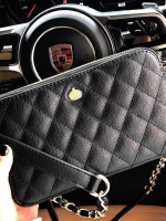 Carla รุ่นขายดีที่สุด ที่น้องมายด์สะพาย น่ารักสุดๆ 💙 ใครกำลังตามหากระเป๋าใบเล็ก ช่องเก็บเยอะๆ แนะนำ ใบนี้เลยค่า New item KEEP ' Carla ' 2zipper bag กระเป๋าสะพายข้าง แบบช่อง 2 ซิป ใบเดียวจบ จุครบ All item ! จะแต่งตัวสไตล์ไหนก้อเอาอยู่ • ร