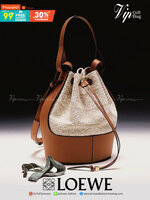 พรีเมี่ยมกิ๊ฟแท้ 100% 】LOEWE CROSSBODY ANAGRAM BUCKET BAG GIFT WITH PURCHASE (GWP) กระเป๋าถือหรือสะพายพรีเมี่ยมกิ๊ฟ Limited จาก LOEWE PERFUME DUTYFREE COUNTER รุ่นใหม่ล่าสุด Rare items หายากสุดเลอค่าวัสดุ Anagram Canvas ตัดหนังแท้ Calfskin สุดคลาสสิค