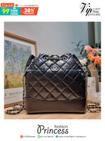 Chanel gabrielle backpack ไอเท็ม best seller กับรุ่นสุดปังในรูปแบบกระเป๋าเป้ ดีไซน์หรูคลาสสิค สายสะพายในตัวรูดปากกระเป๋าเก็บทรงได้ หรือจะรูดด้านหน้ายาวสุด