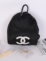 Chanel VIP Gift Backpack (พร้อมส่งโลโก้ขาว) สินค้าเป็นของแท้ ใหม่จากเค้าเตอร์เครื่องสำอาง/น้ำหอมแบรนด์ กระเป๋าเป้ของแท้จาก Chanel VIP Gift Bag วัสดุไนล่อน หัวซิปทำจากหนังปั้มชื่อแบรนด์ ด้านในเป็นช่องกว้าง และมีช่องซิปเล็ก ตัวสายสะพายด้านหลังเลื่อนปรับได้ค