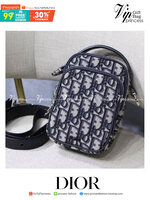 หนังแท้ DIOR OBLIQUE AITPODS MINI BAG พร้อมส่งที่ไทย งานหนังแท้และผ้าแจ็คการ์ดออริจินอล ภาพสินค้าถ่ายจากงานขายจริง ใช้งานต่างประเทศได้