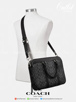 COACH PERRY SLIM BRIEF IN SIGNATURE พร้อมส่งสำหรับคุณผู้ชายค่ะ! กระเป๋าใส่เอกสาร หิ้ว//สะพายข้างหรือครอสบอดี้ร์ได้ค่ะ วัสดุหนังแท้หนังนิ่ม สวยงามค่ะ