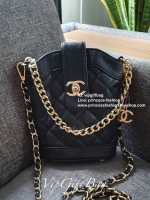 กระเป๋า Chanel Mini Crossbody Twist bag with gold chain