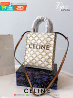 พรีเมี่ยมกิ๊ฟแท้ 100% 】CELINE HAND CARRY AND CROSSBODY BAG VIP GIFT WITH PURCHASE (GWP) พรีเมี่ยมกิ๊ฟ Limited จาก CELINE HAUTE PARFUME DUTYFREE COUNTER วัสดุ COATED CANVAS ดีไซน์ทรงเหลี่ยมสวยหรูสุดคลาสสิคในสไตล์สาว Lisa