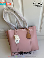 Tory Burch Women's Perry Tote Bag ออกแบบเพื่อสาวยุคใหม่ เหมาะสำหรับสาวๆที่ชอบกระเป๋าใบใหญ่ Large toteใช้งานได้ในชีวิตประจำวัน **จุของได้เยอะมาก ใช้วัสดุผสมผสานช่วยให้กระเป๋าเป็นทรงสวยโดยยังคงคุณภาพนิ่ม ดูเรียบหรูและคลาสสิค สามารถใช้เป็น every day bag