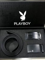 PLAYBOY REVERSIBER BELT VALUE PACK Value set & 2 in 1! Limited Edition จาก Playboy มีหัวเข็มขัดให้เลือกใช้ถึง 2 แบบ 2อสไตล์ สลับใช้ได้ ตามความเหมาะสม ปรับได้ Freesize มาพร้อมกล่องแบรนด์ จะใช้เองหรือมอบเป็นของขวัญก็แนะนำค่ะ