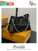 LV CarryAll Vibe BB ใหม่ล่าสุด กระเป๋าสะพายทรงโท้ทไซส์เล็ก สวยหรูดีไซน์เรียบง่ายคลาสสิค ดูผู้ดี รูปทรงสวยตลอดกาล ใช้ได้กับทุกลุค ทุกโอกาส