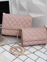 📣รุ่นขายดีที่สุด ** รอบใหม่ **หนังวัวแท้ สวย นิ่มมากๆค่า และ ปักลายตารางออกมาสวยมาก ** KEEP รุ่น Florence Flat bag ตัวกระเป๋าหนังแท้ นิ่ม-ตึง สุดๆ รุ่นนี้ จะมี 2 ขนาด คือ mini และ classic ไซด์