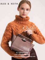 CHARLES & KEITH CROC-EFFECT TRAPEZE BAG กระเป๋าสะพายรุ่นใหม่ล่าสุด วัสดุหนังเรียบเงาสวย นิ่ม น้ำหนักเบา อะไหล่เงิน เปิดปิดกระเป๋าแบบกดล็อก ด้านในโล่งกว้างมีช่องซิปสำหรับใส่ของ ใส่กระเป๋าสตางค์ใบยาว Iphone+ได้ทุกรุ่น มาพร้อมสายสะพายยาวถอด-ปรับได้ฟรีไซร์ จน