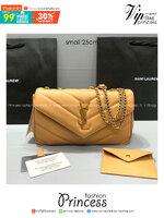 ORI | หนังแท้ 25cm YSL loulou small in matelassé กระเป๋าสะพายทรงสวยคลาสสิค มาพร้อมใบเล็กใส่การ์ด งานหนังแท้สมผัสนุ่มมือตะเข็บเย็บลายเชฟรอนสวยเป็นเอกลัษณ์