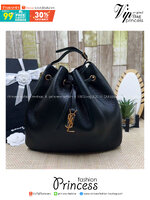 ORI หนังแท้ | YSL PARIS VII small hobo in grained leather / YSL Bucket Bag กระเป๋าสะพายทรงโฮโบบัคเก็ต งานหนังแท้ลายเกรน ฟังก์ชั่นสุดเลิศพร้อมเชือกรูด ดีไซน์รูปทรงใช้งานง่าย ภายในโล่งกว้างมาก