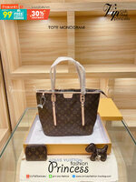LV Neverfull Monogram / LV TOTE SET 3IN1 กระเป๋าสะพายใบใหญ่ทรง tote มาพร้อมกระเป๋าสตางค์ และตัวห้อยน้องหมาน่ารัก เป็นอีกรุ่นที่มีคนใช้กันทั่วบ้านทั่วเมือง