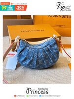 LV Pochette Valley Denim Bag กระเป๋าสะพายทรงพอชเดนิมวินเทจใบเล็กน่ารัก สุดไอคอนิกผสานสไตล์ล้ำสมัยเปี่ยมฟังก์ชัน ยังคงมีความเป็นเอกลักษณ์ ดีไซน์ลวดลายโมโนแกรมเรียบหรู