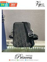 Dior World Tour Vertical / DIOR WORLD TOUR OBLIQUE GALAXY LEATHER MESSENGER POUCH BAG / Dior Pouch With Strap Oblique Galaxy Calfskin เกรดเทพออริจินอล หนังแท้ ภาพถ่ายจากสินค้าจริง ใช้งานต่างประเทศได้