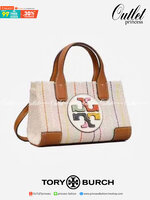 Tory burch ella multi stitch canvas micro tote กระเป๋าใบนี้บอกเลยว่าสไตล์เก๋และแปลกตาเลยทีเดียว กระเป๋าทรงสี่เหลี่ยมขนาดมินิ มีสายเล็กๆ สำหรับสะพายข้าง ลวดลายและสีสันบนกระเป๋ามีเอกลักษณ์ความเป็นวินเทจแบบทอรี่โดยเฉพาะ เป็นอีกหนึ่งแอ็กเซสเซอรี่ที่ทางแบรนด์ร